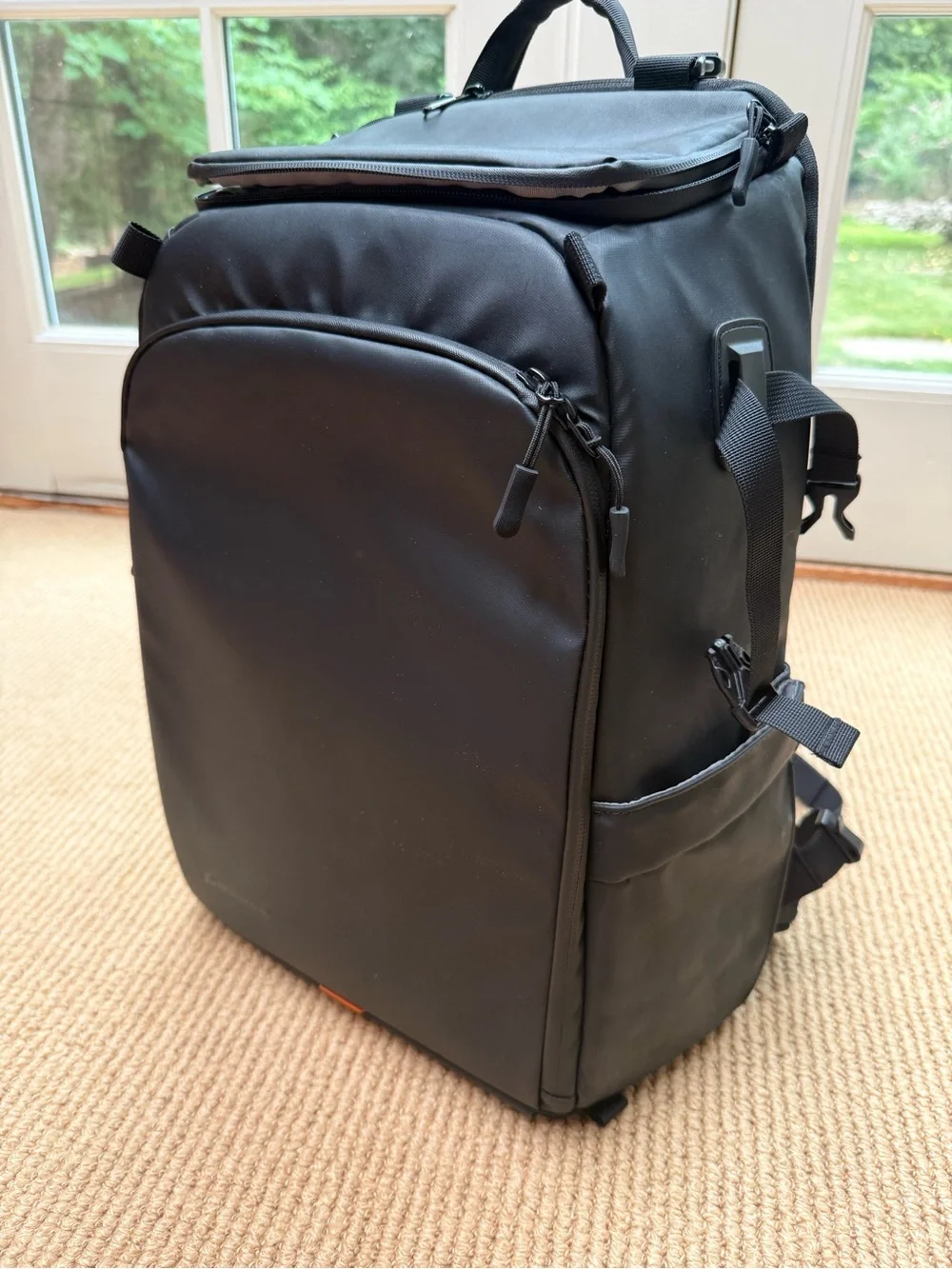 Besnfoto Camera Backpack featuring the Anti-Gravity System